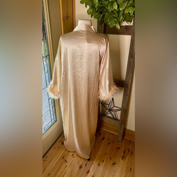 💕PRODESIGN Satin Kimono Robe with Ostrich Feather Trim💕 NWT - Picture 4 of 13